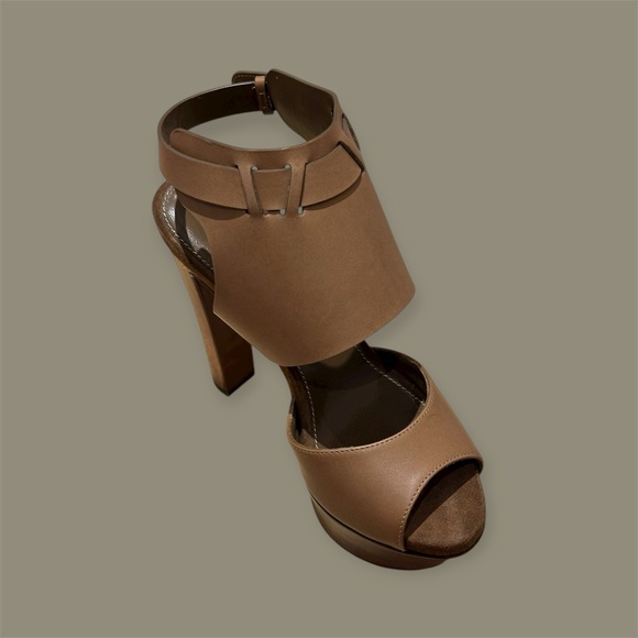 Sergio Rossi Leather Wedge HeelsGorgeous Caramel Colour